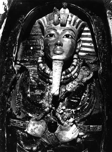 The Curse of Tutankhamun? The persistent tales of king Tut’s curse - Karwansaray Publishers